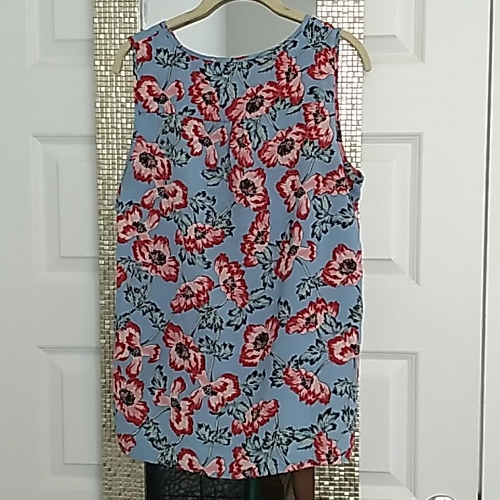 Top - Picture 2 of 2